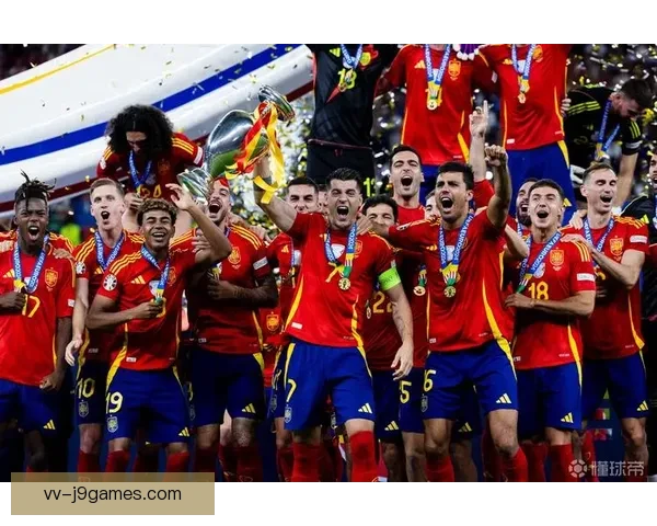 亚马尔实力压群雄毫无悬念摘得科帕奖荣耀